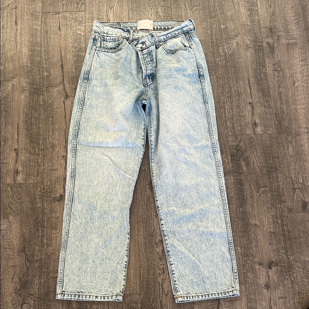 REVICE Light Wash women’s size 28 Straight Jeans